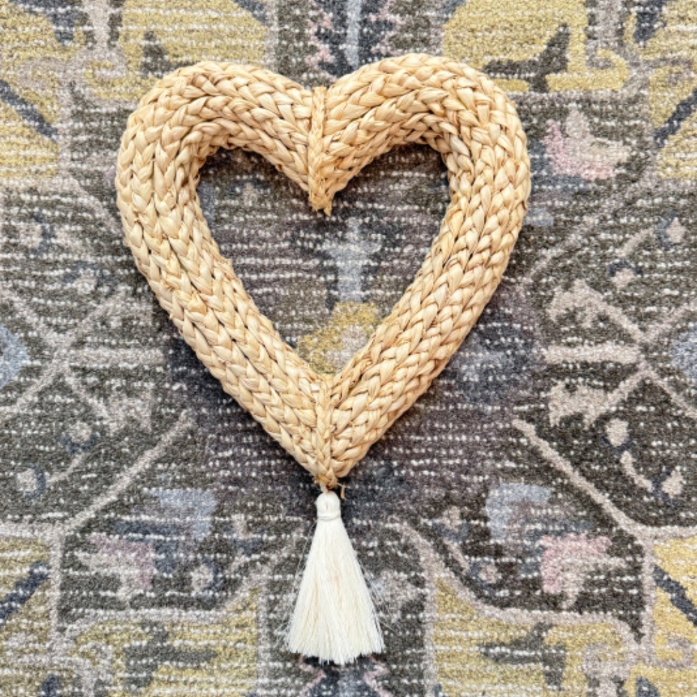 Valentine Braided Heart Wreath Threshold